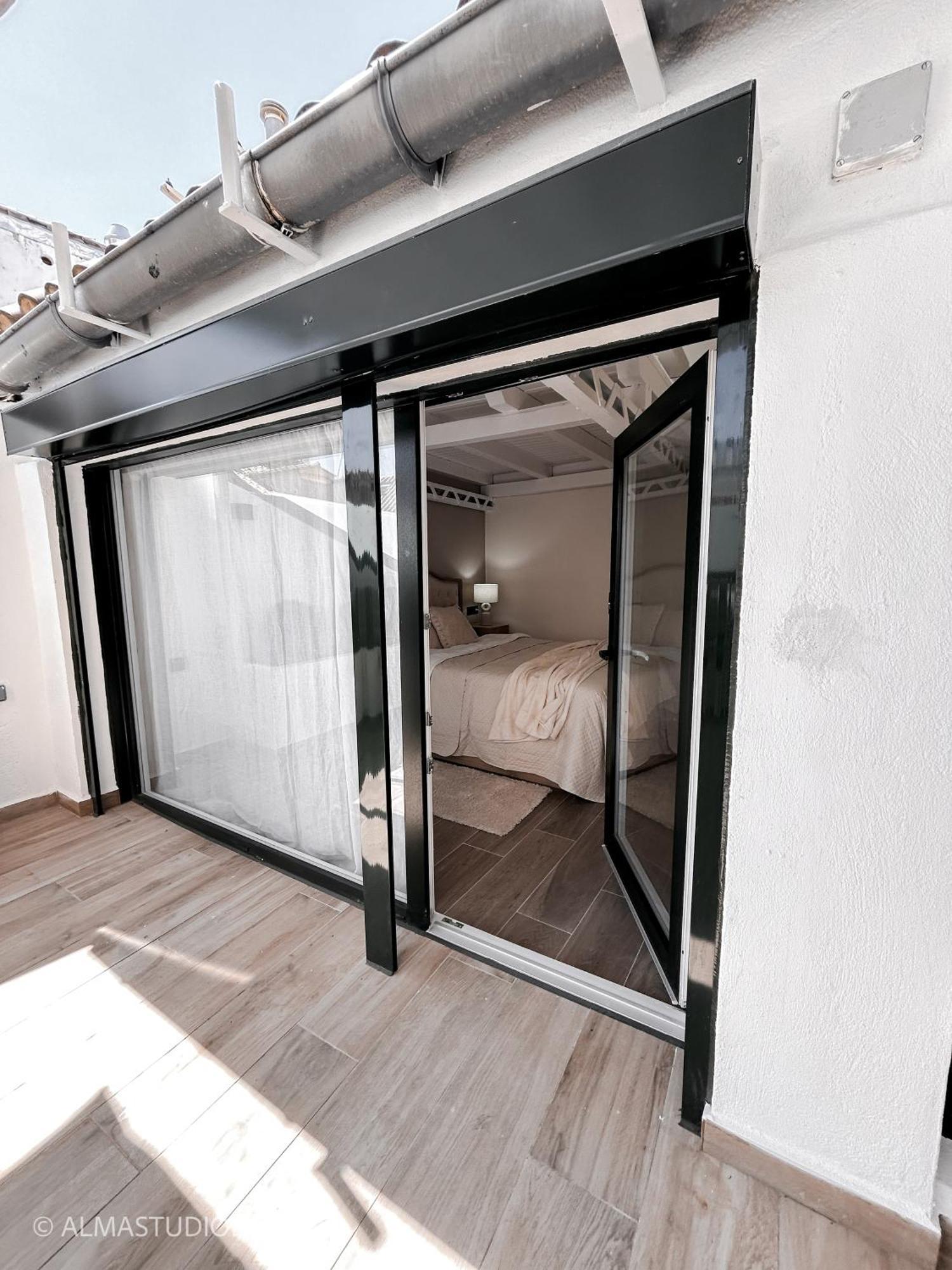 Luxe At The Clouds Of Madrid! Atico C Fuencarral Apartment Exterior photo